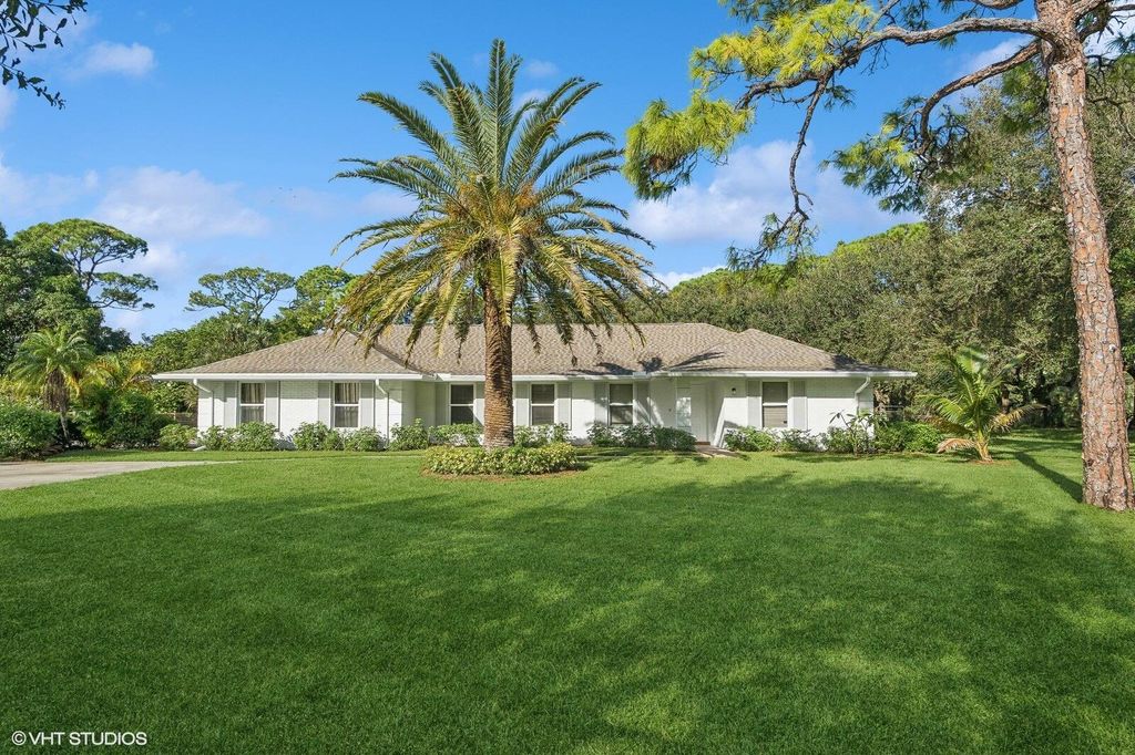 Photo of 8629 Nashua Drive, Palm Beach Gardens, FL 33418 (MLS # R11032185)