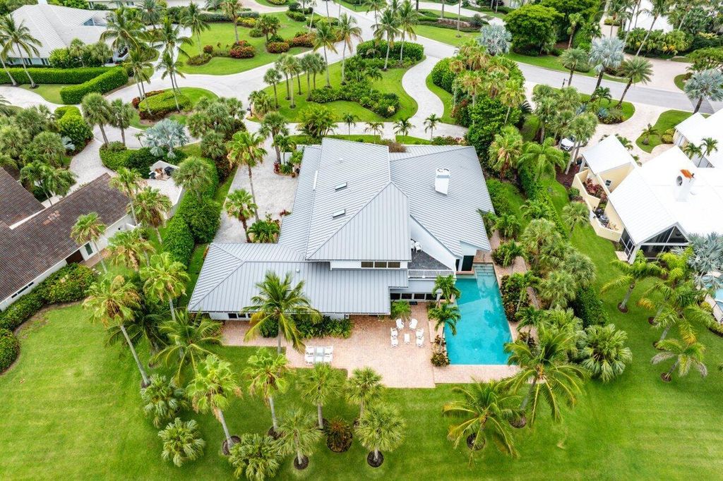 Photo of 2150 SE Golfview Lane, Stuart, FL 34996 (MLS # R11096321)