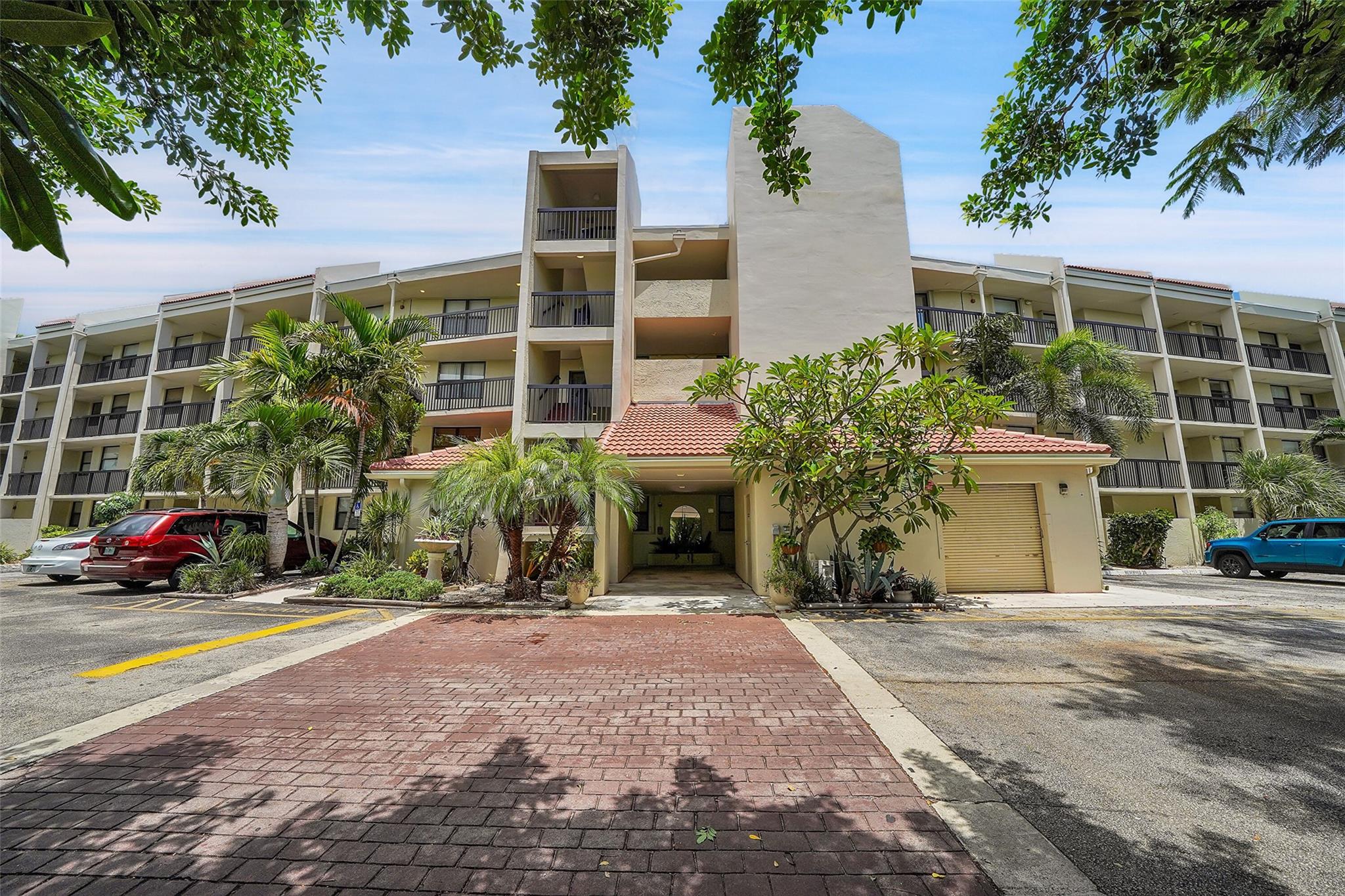 Lake Emerald - Residential