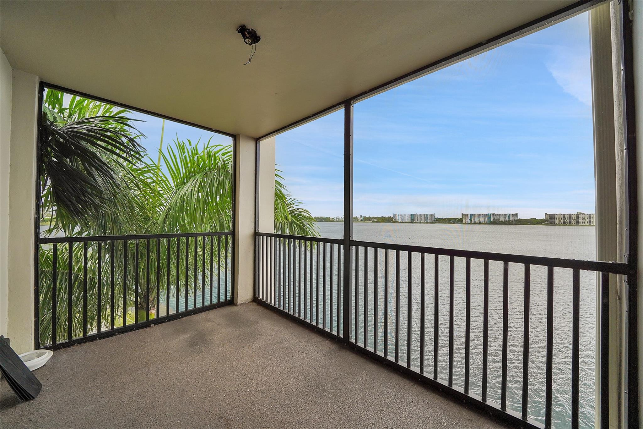 Lake Emerald - Residential