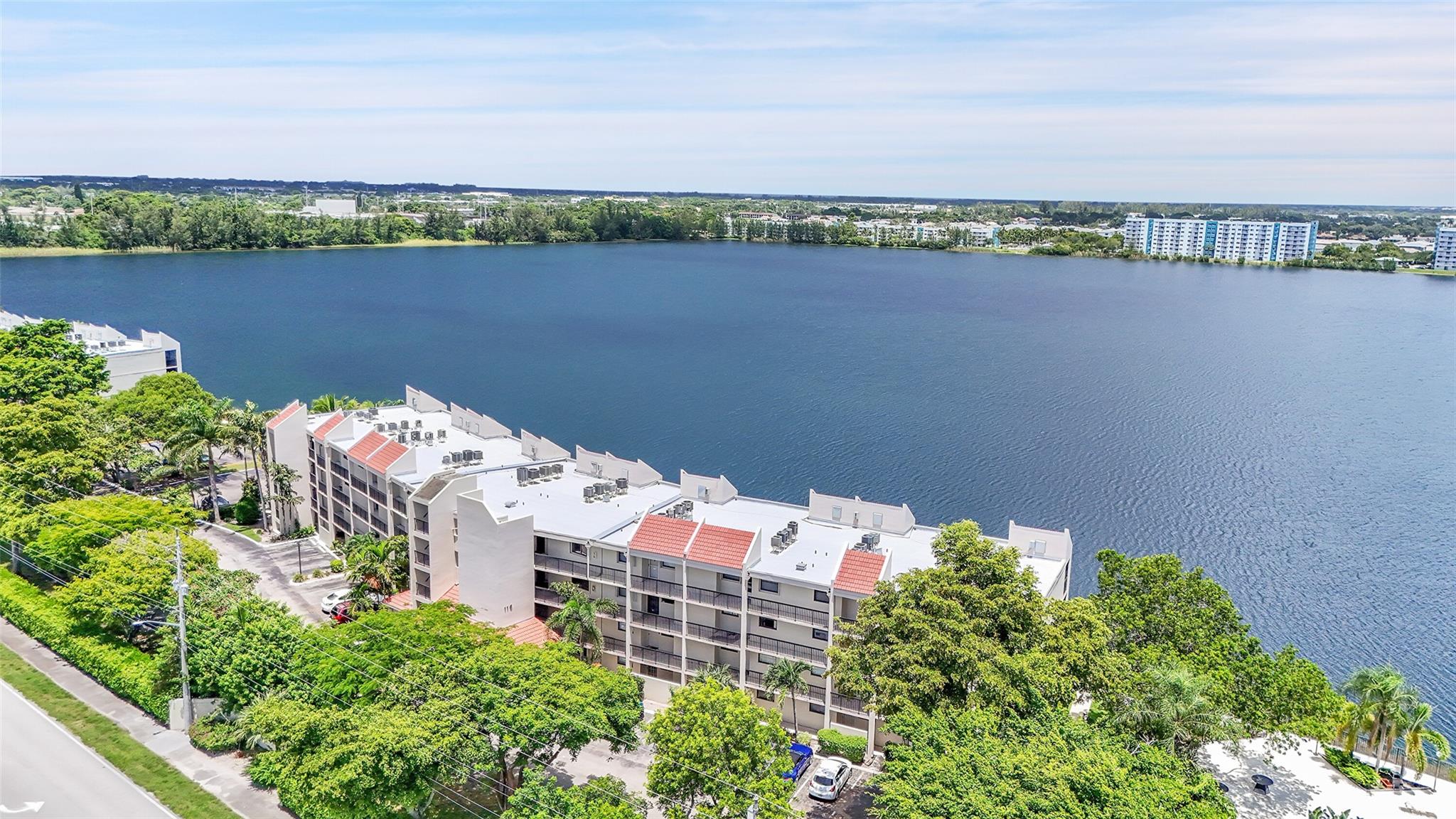Lake Emerald - Residential