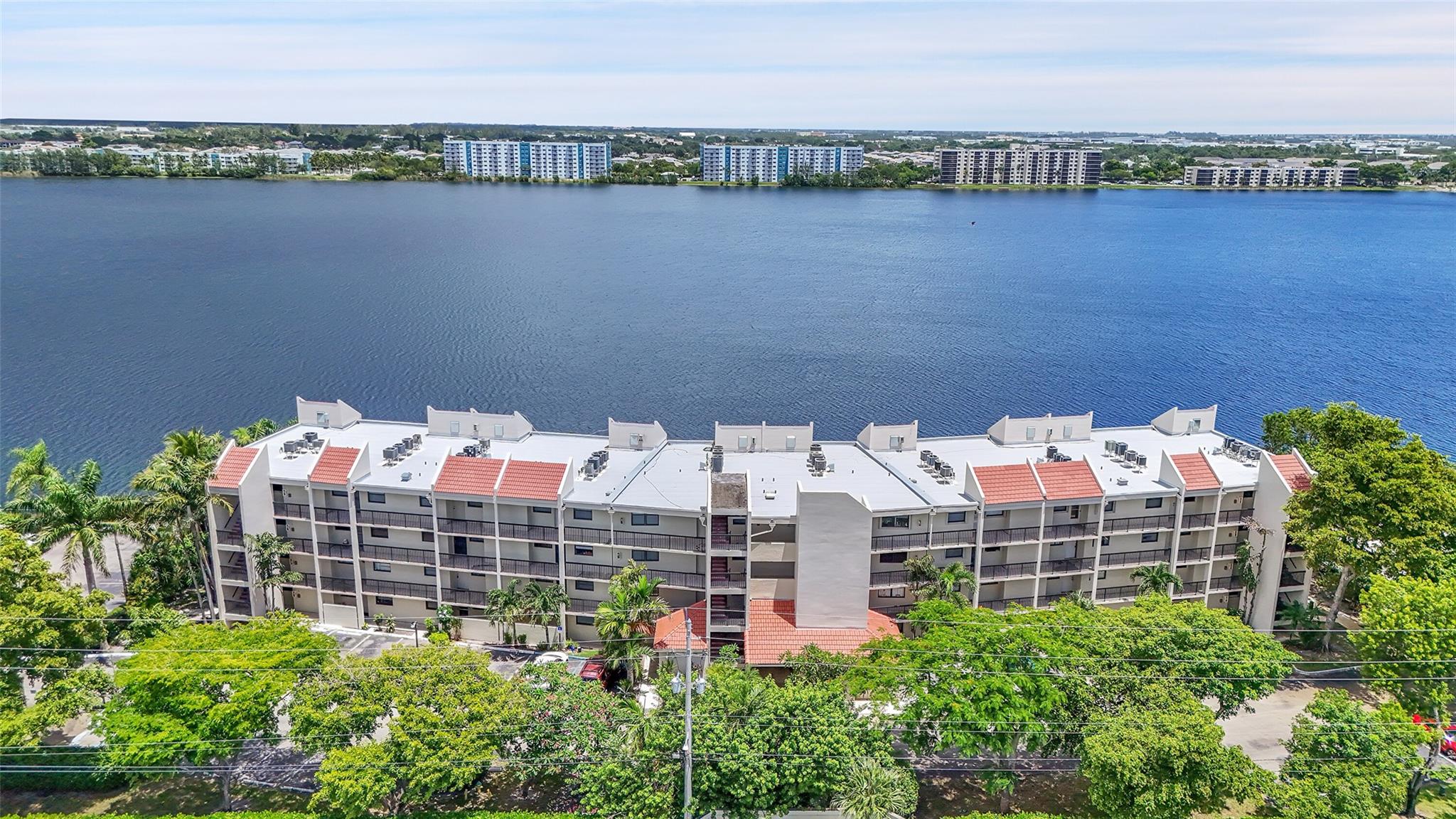 Lake Emerald - Residential