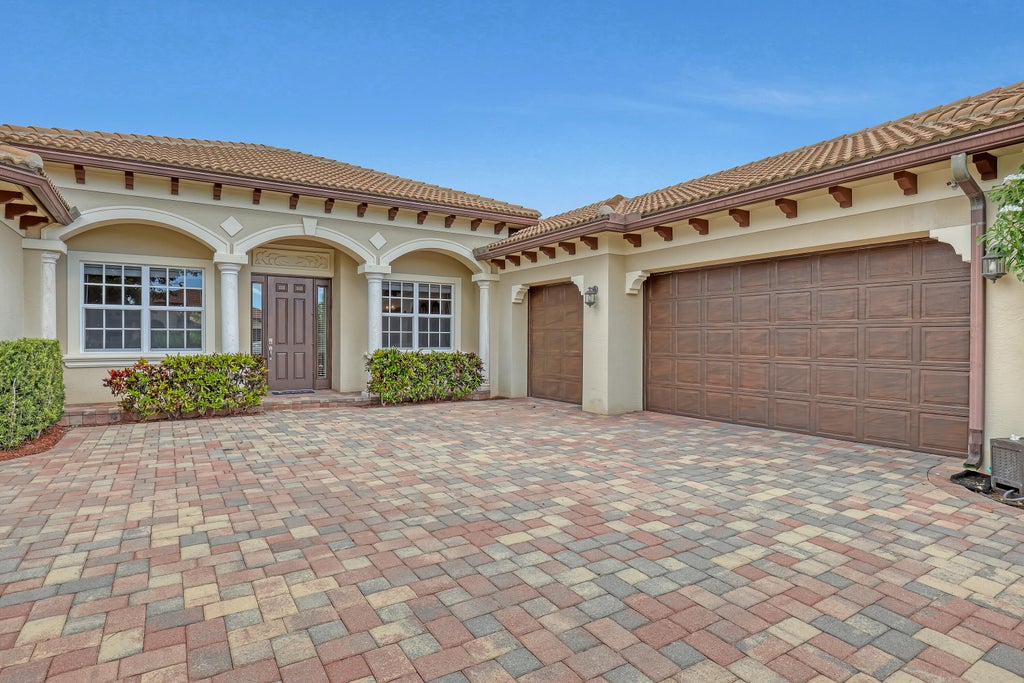Photo of 116 Steeple Circle, Jupiter, FL 33458 (MLS # R10921672)