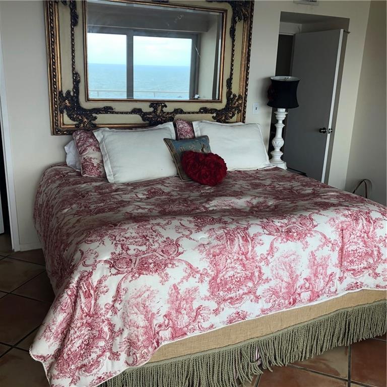 Everglades House Condo - Residential