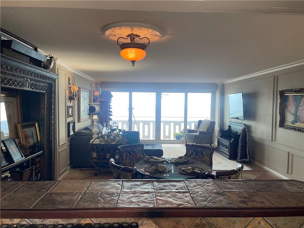 Everglades House Condo - Residential