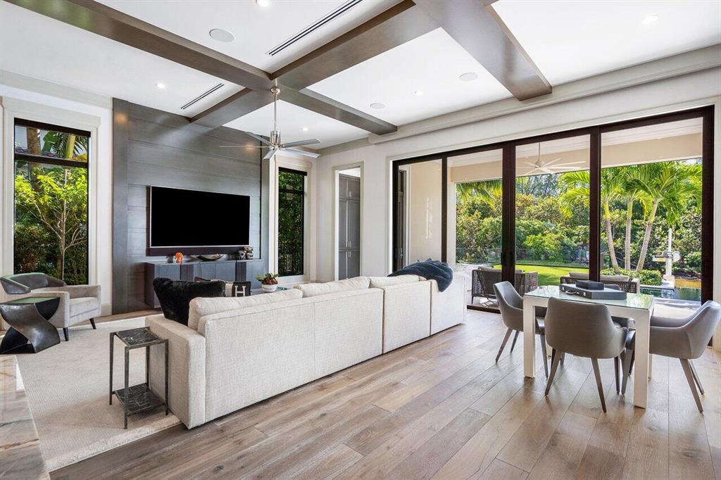 ROYAL PALM YACHT & COUNTR - Residential