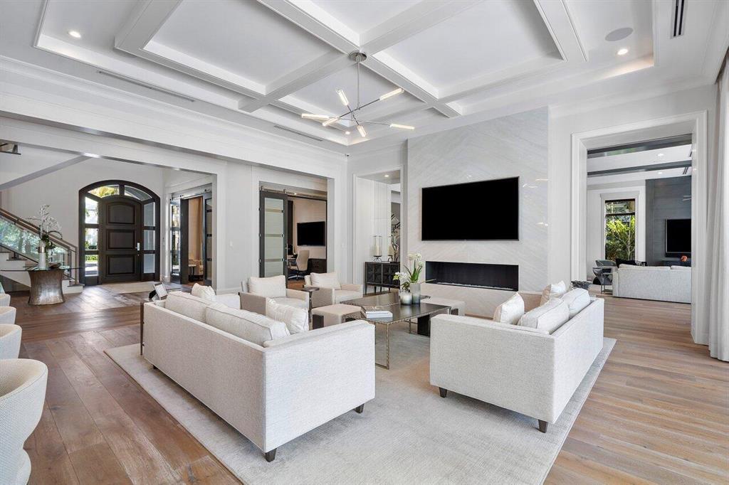 ROYAL PALM YACHT & COUNTR - Residential