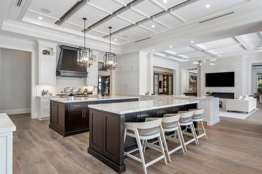 ROYAL PALM YACHT & COUNTR - Residential