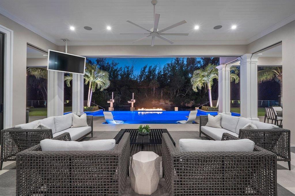 ROYAL PALM YACHT & COUNTR - Residential