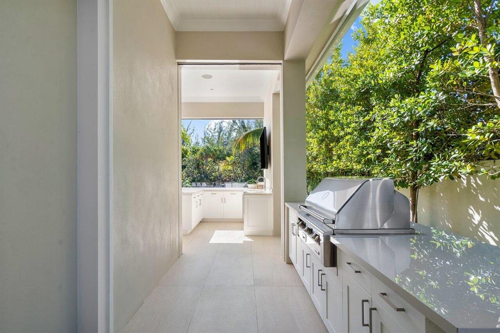 ROYAL PALM YACHT & COUNTR - Residential