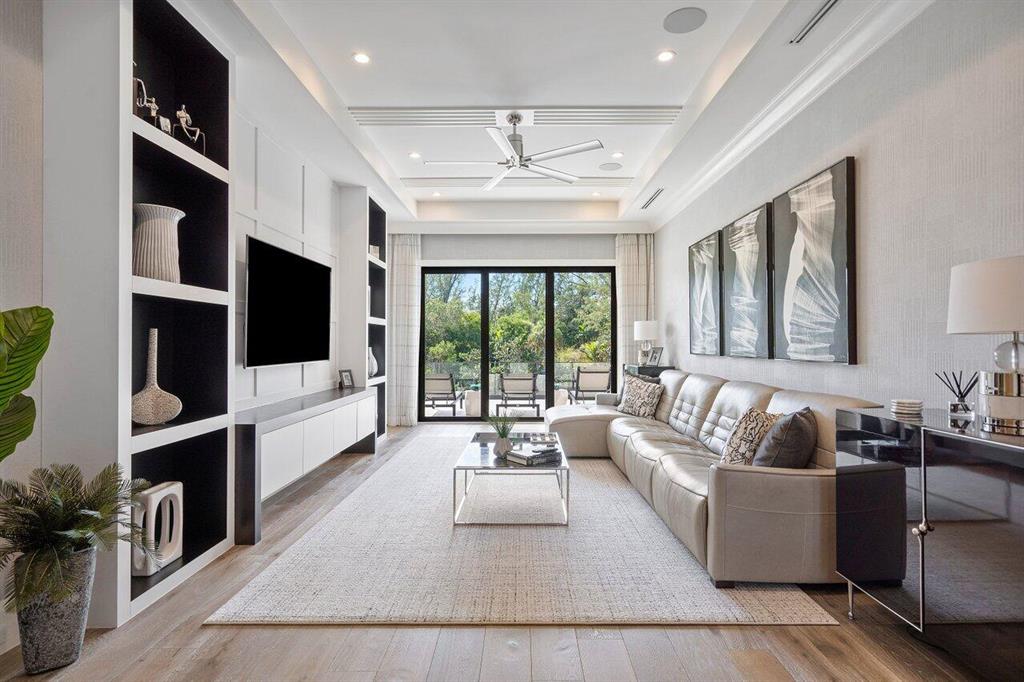 ROYAL PALM YACHT & COUNTR - Residential