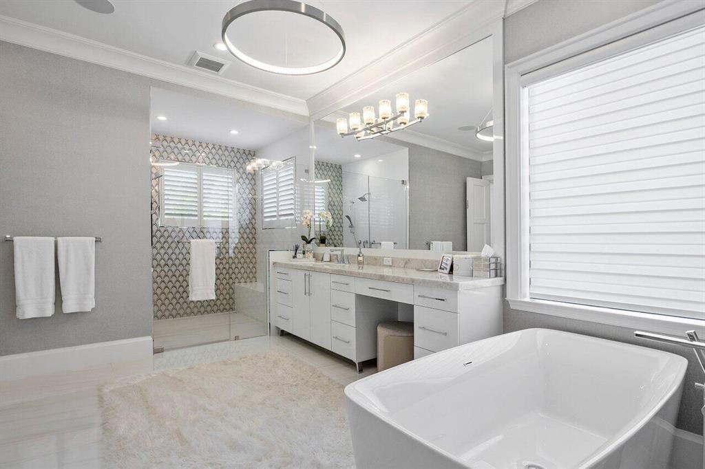 ROYAL PALM YACHT & COUNTR - Residential