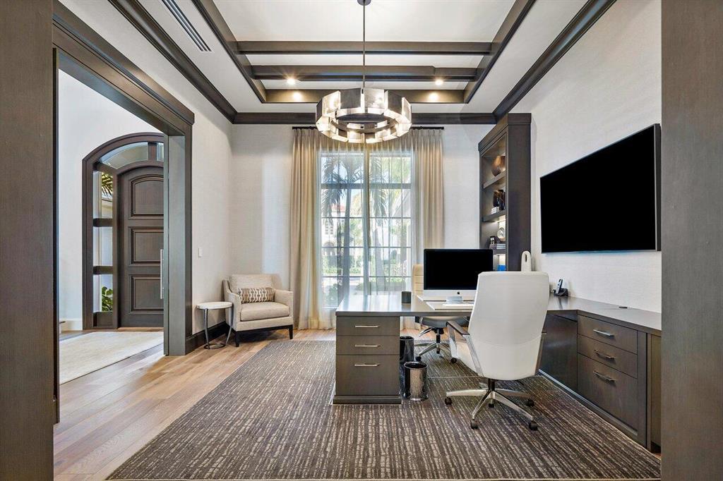 ROYAL PALM YACHT & COUNTR - Residential