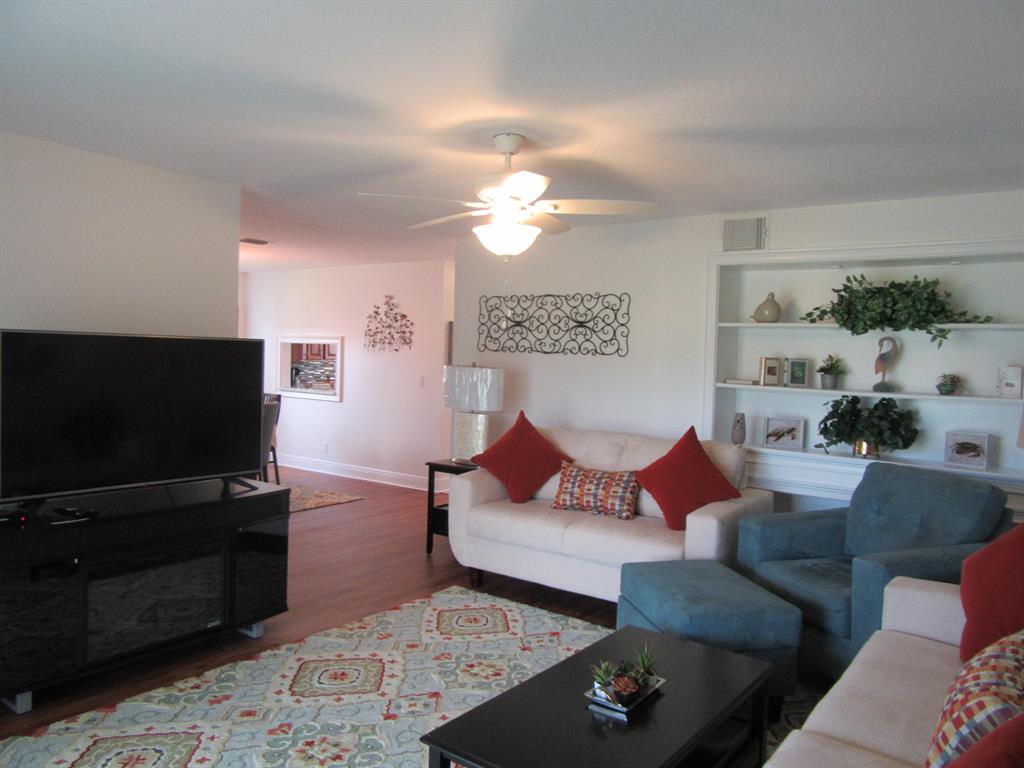 GOLDEN LAKES VILLAGE - Residential