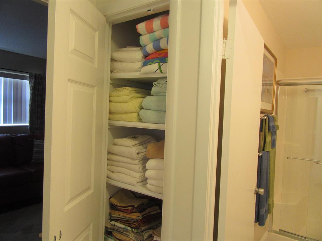 GOLDEN LAKES VILLAGE - Residential