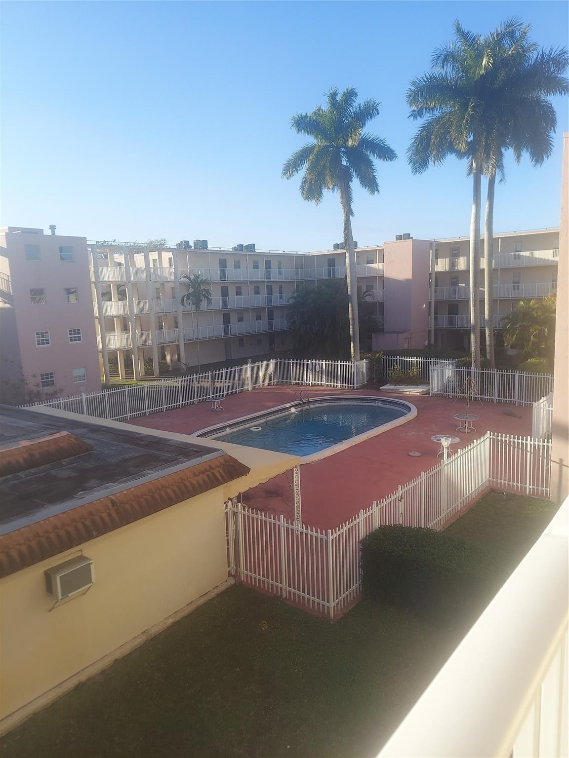 BROOKFIELD SQUARE CONDO - Residential