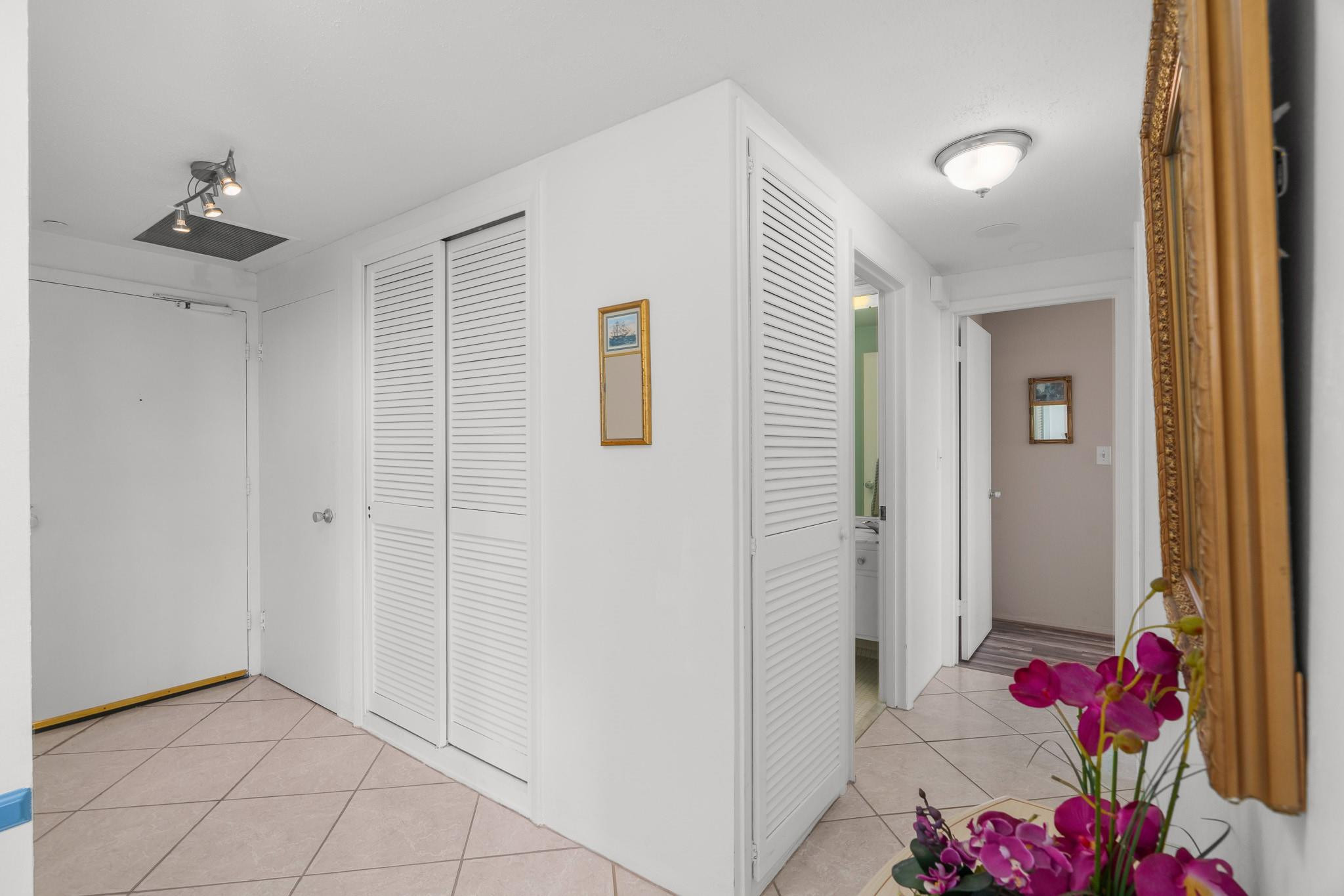 Coral Ridge Towers South - Residential