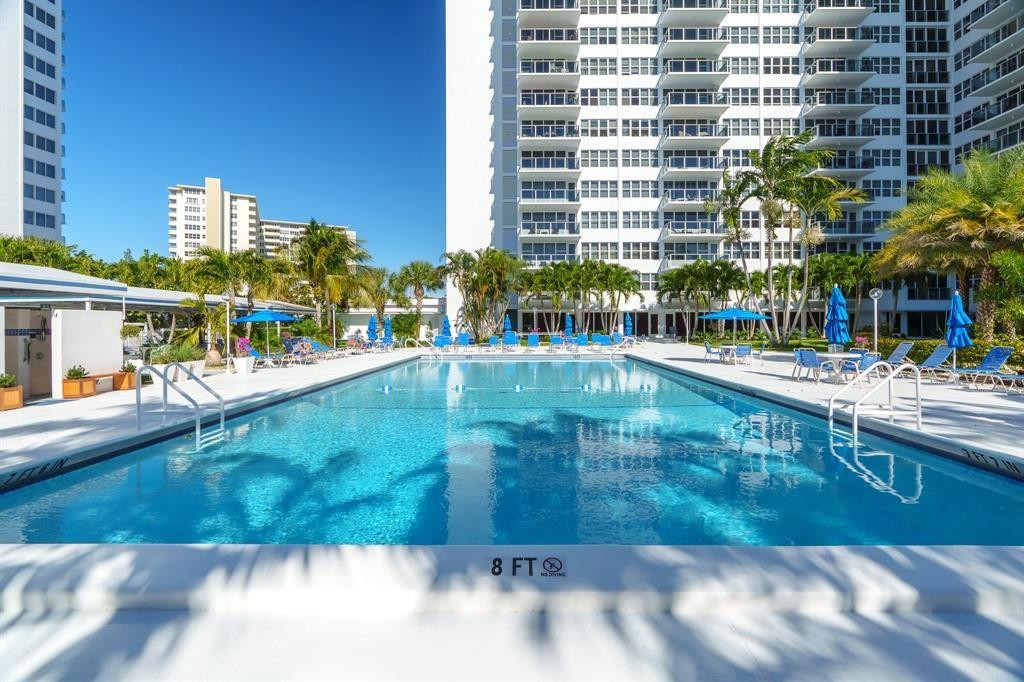 Coral Ridge Towers South - Residential