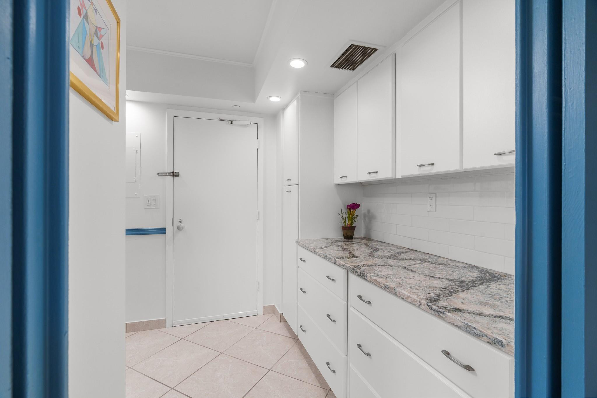 Coral Ridge Towers South - Residential