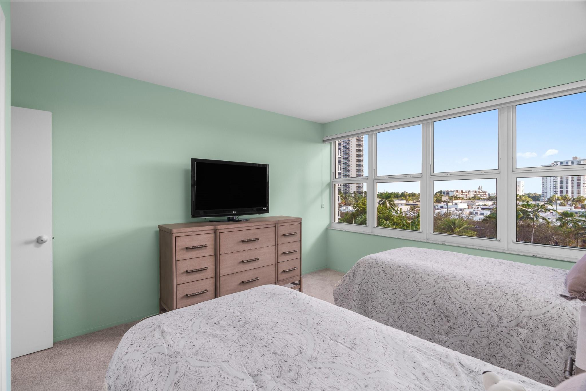Coral Ridge Towers South - Residential