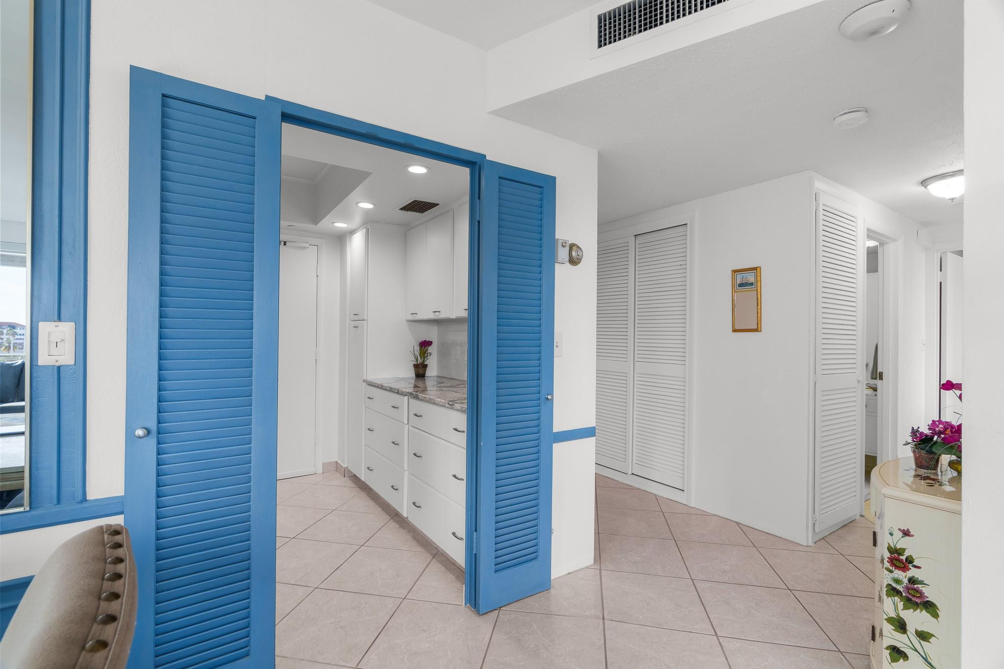 Coral Ridge Towers South - Residential