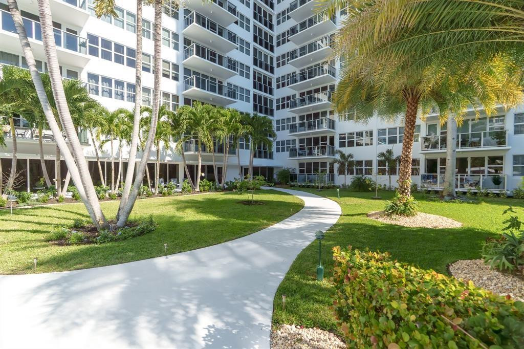 Coral Ridge Towers South - Residential