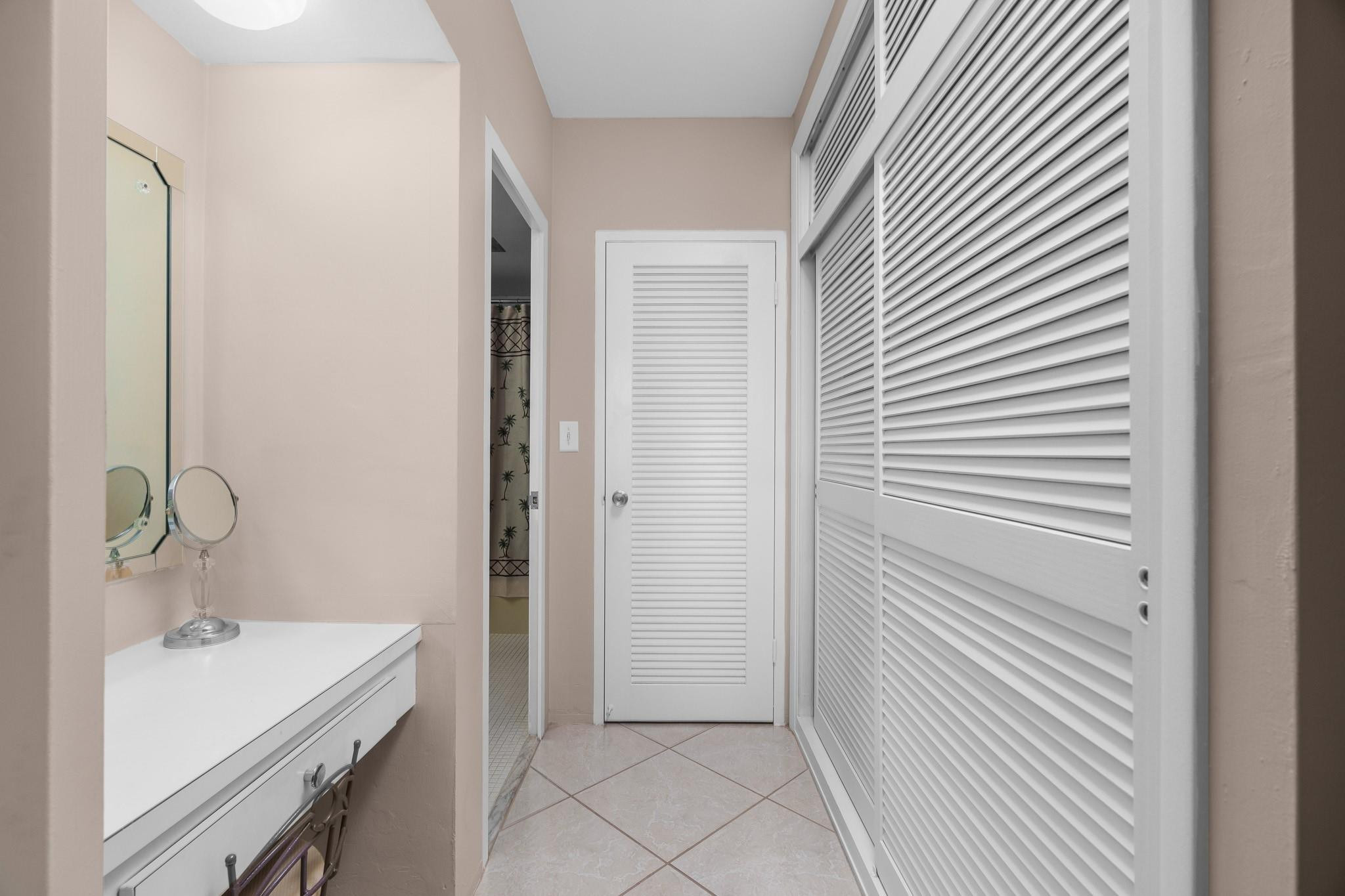 Coral Ridge Towers South - Residential