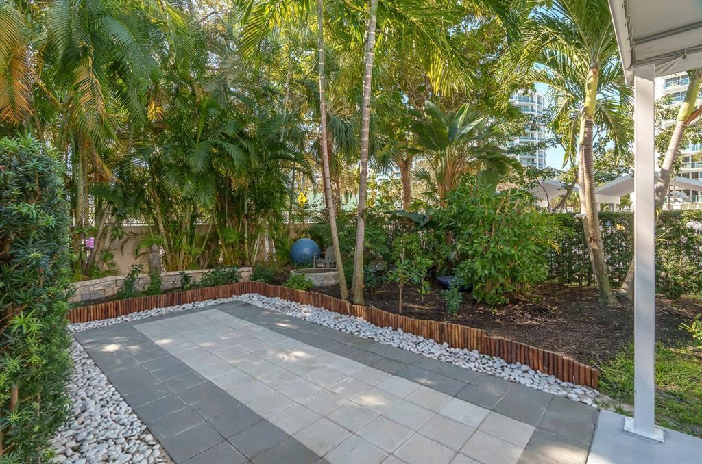 Coral Ridge Towers South - Residential