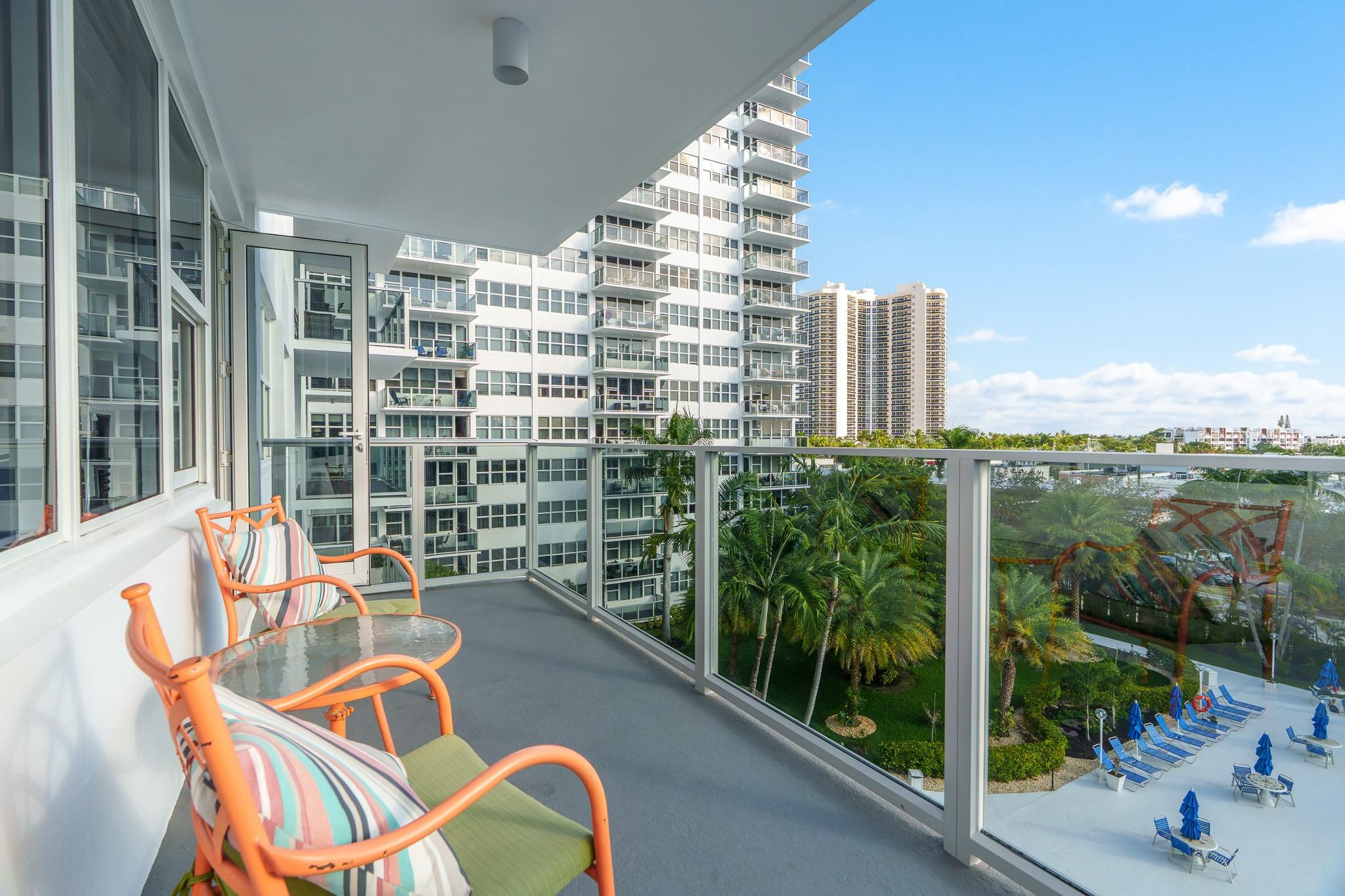 Coral Ridge Towers South - Residential