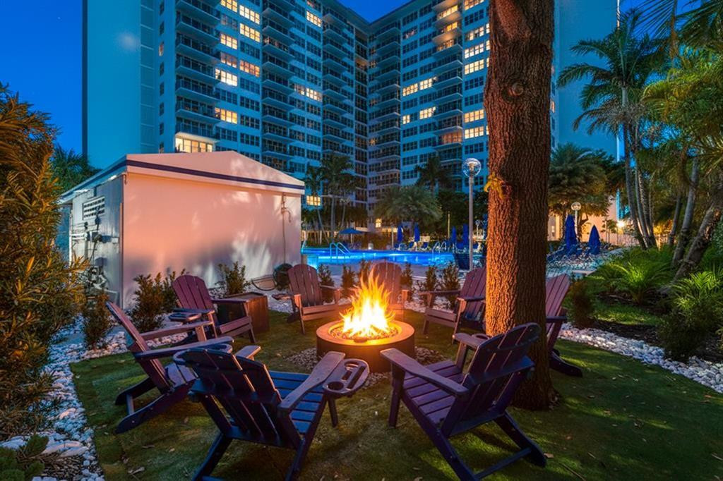 Coral Ridge Towers South - Residential