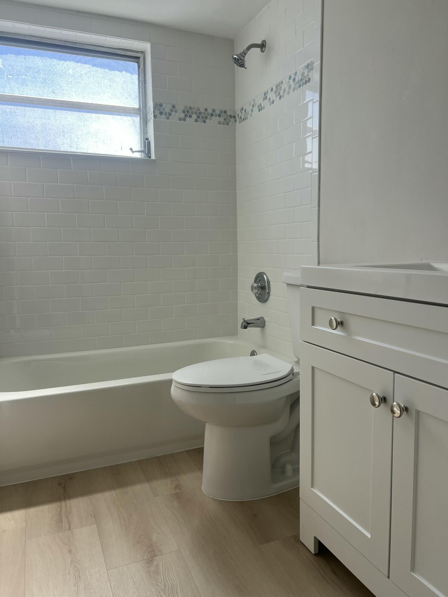 DELRAY MNR - Residential Lease