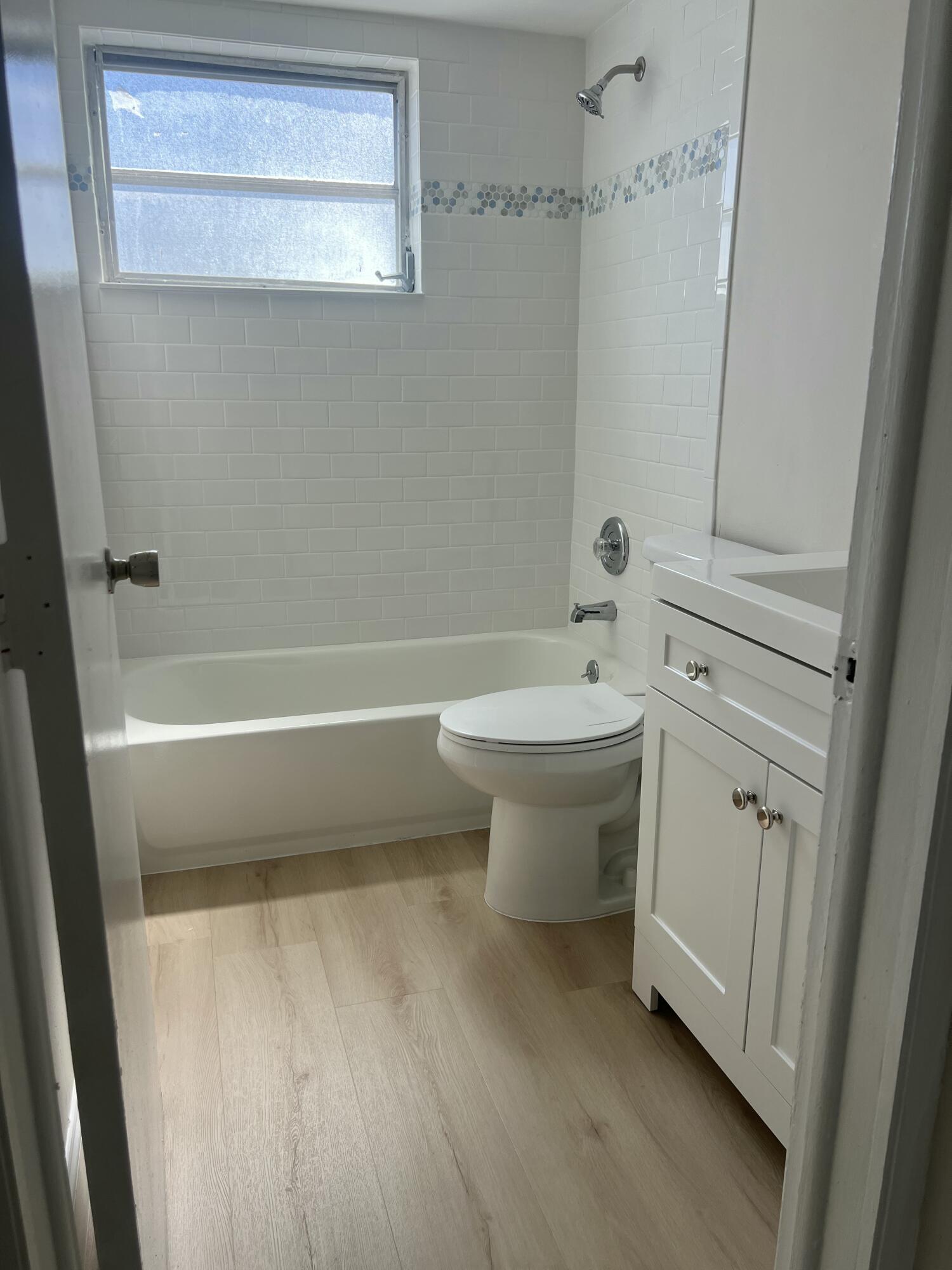 DELRAY MNR - Residential Lease