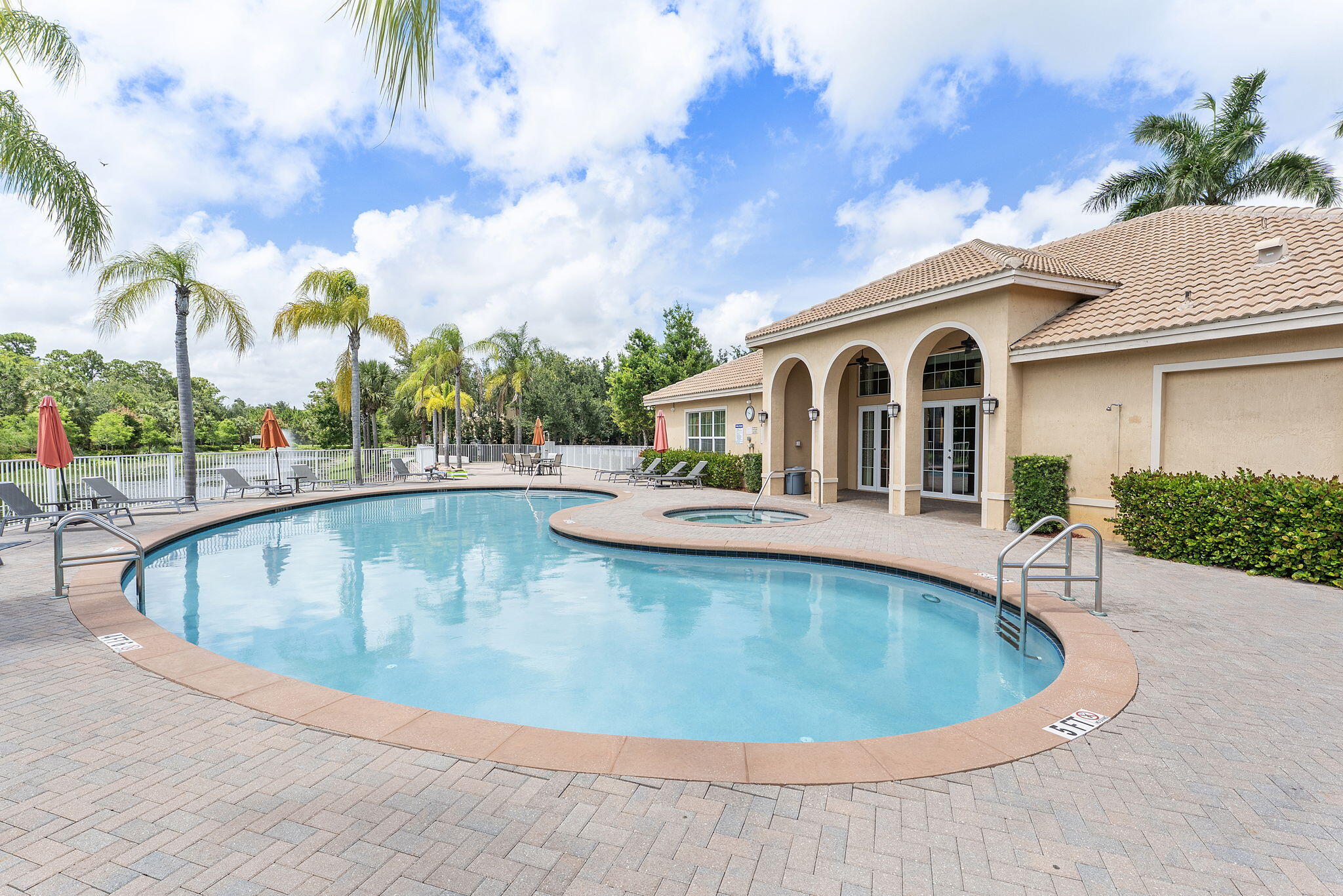 COLONY RESERVE AT LAKE WORTH - Residential