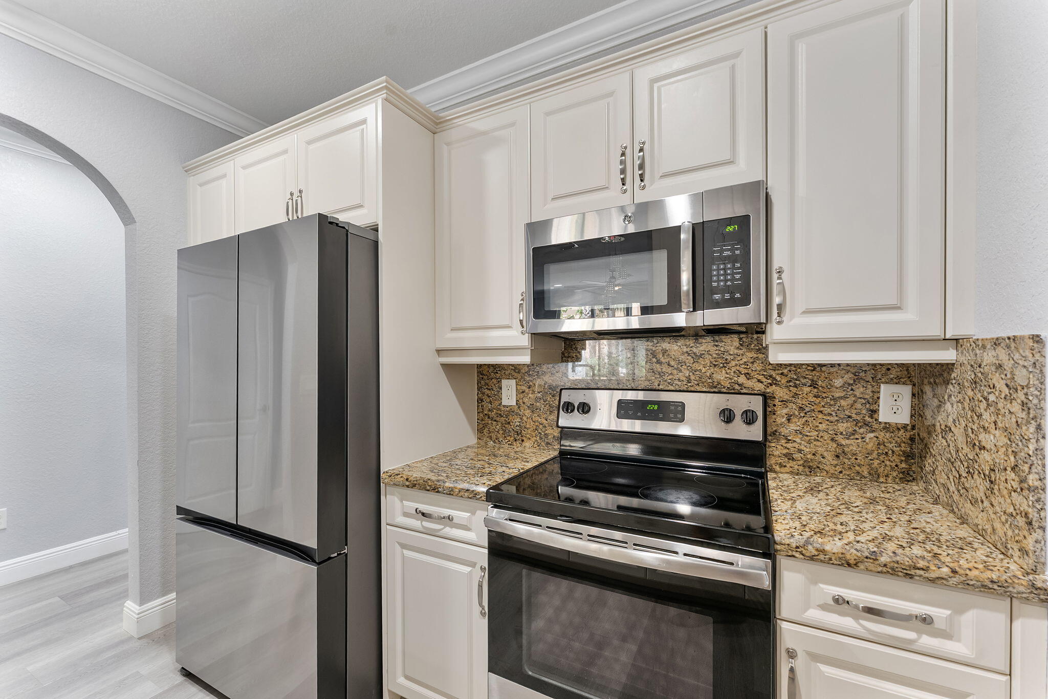 5978 Monterra Club Drive, Lake Worth, FL, 33463/$415,000 4 5978 Monterra Club Drive
