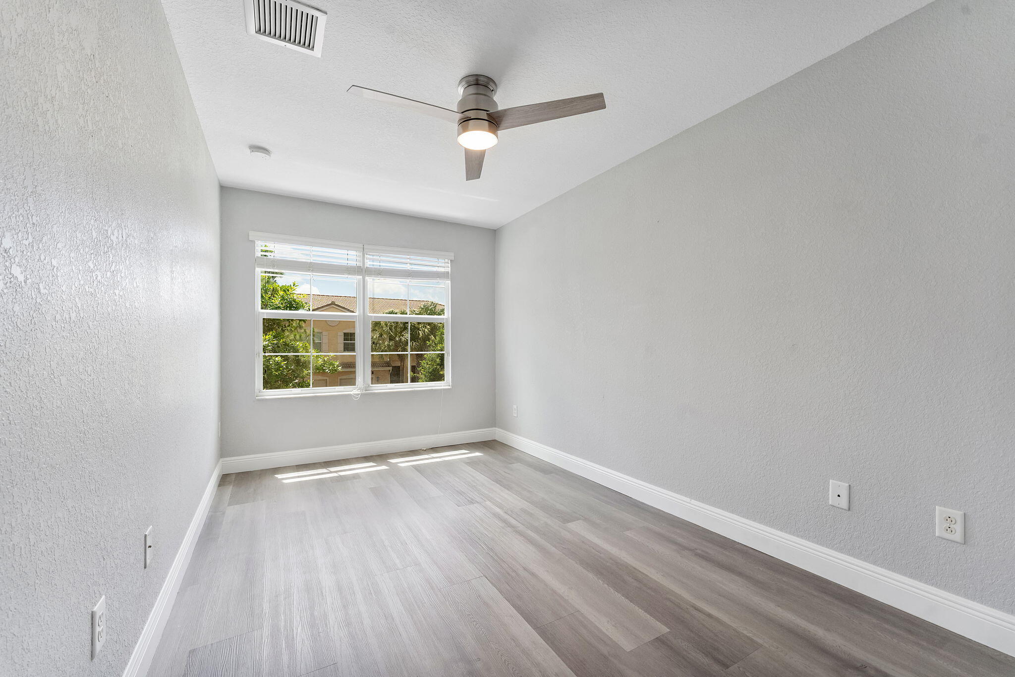 COLONY RESERVE AT LAKE WORTH - Residential