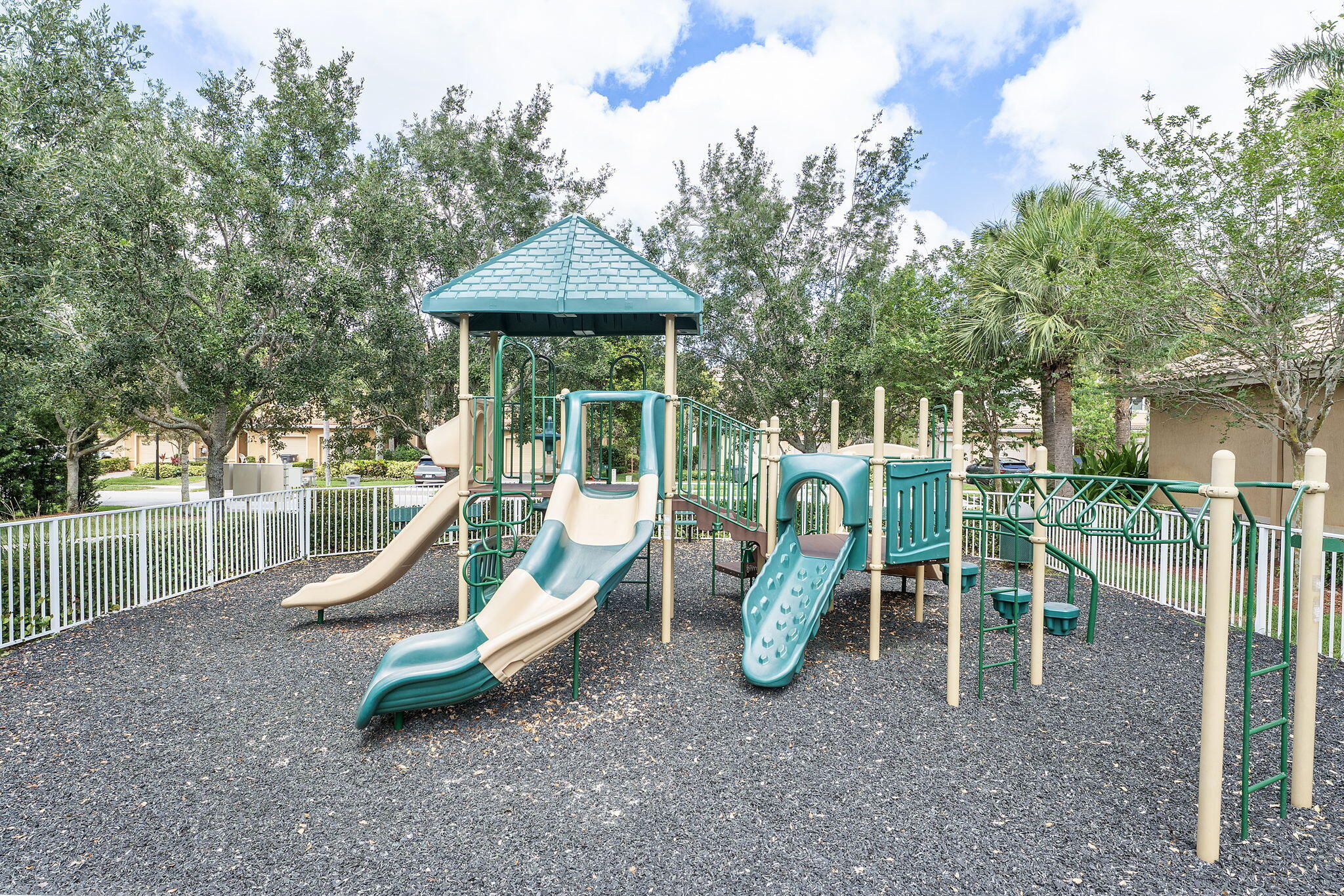 COLONY RESERVE AT LAKE WORTH - Residential