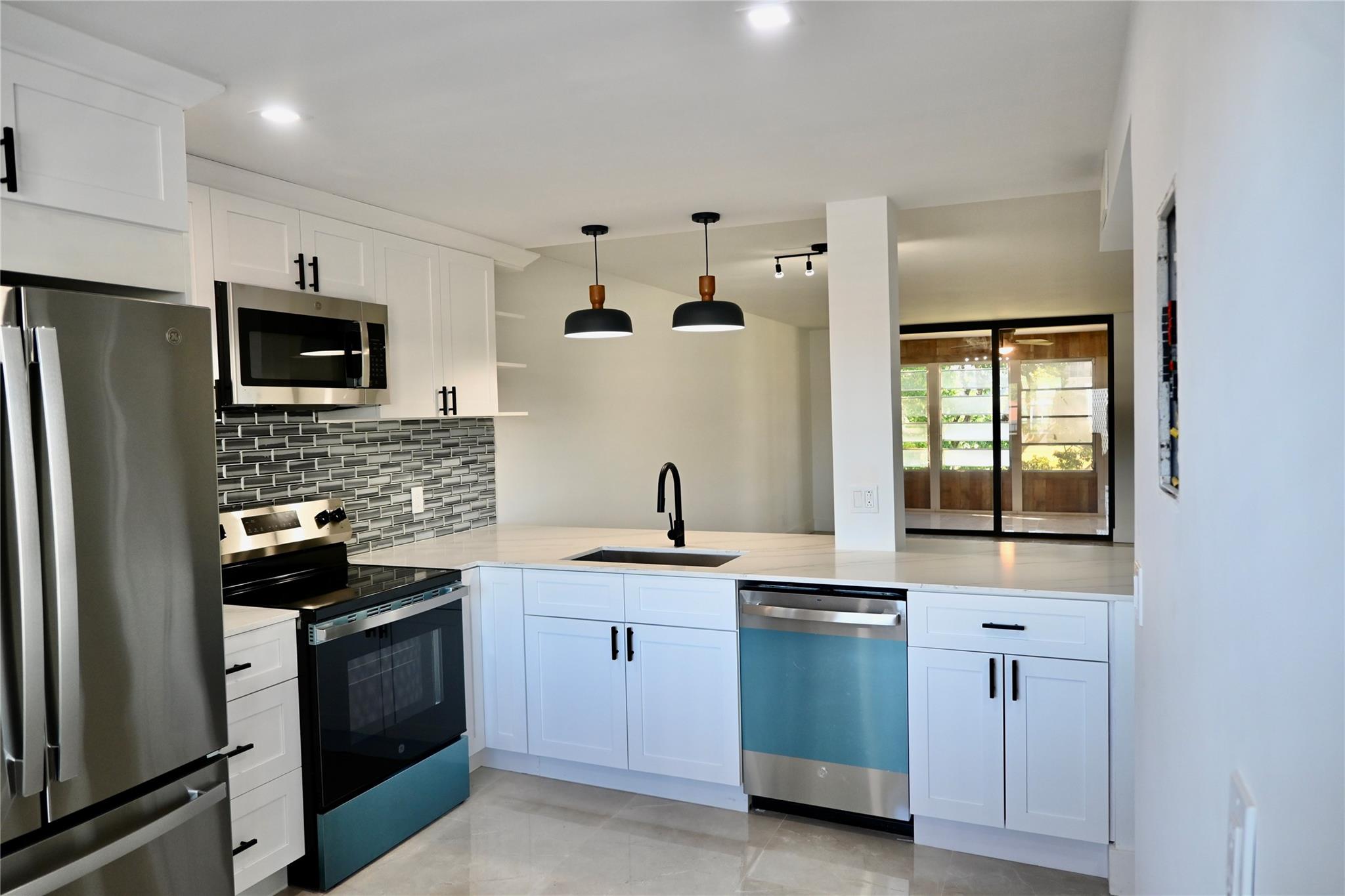 VILLAGES OF ORIOLE DEAUVI - Residential