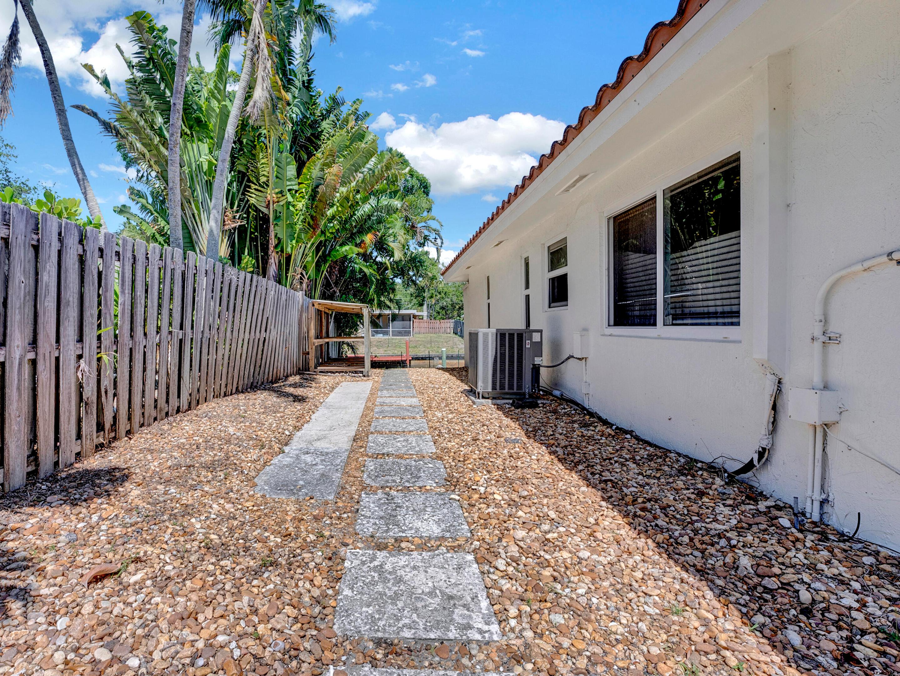 ROYAL OAK HILLS 2ND SEC - Residential Lease