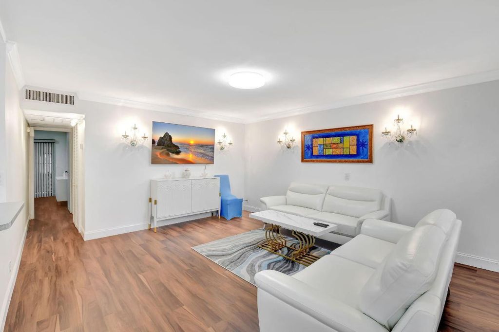 Photo of 704 Saxony O, Delray Beach, FL 33446 (MLS # R11158336)