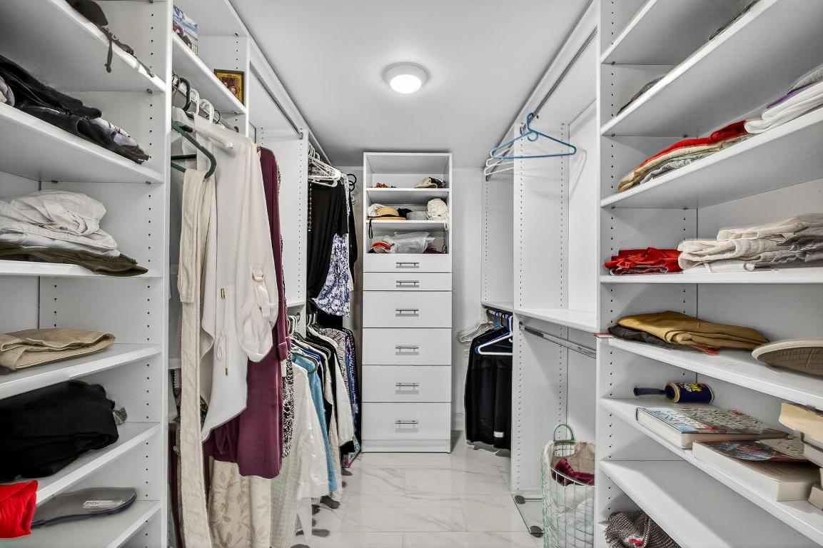 BRIARWOOD CONDO - Residential