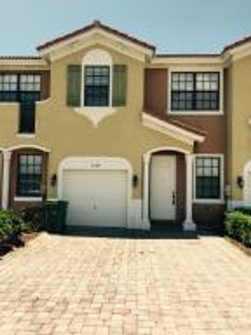 Nice and clean Townhouse, 4 bedrooms 2 1/2 bathrooms one car garage. Washer, Dryer and Microwave included. Great location ,behind Walmart /Sam's Club, close to Tradition and I-95.