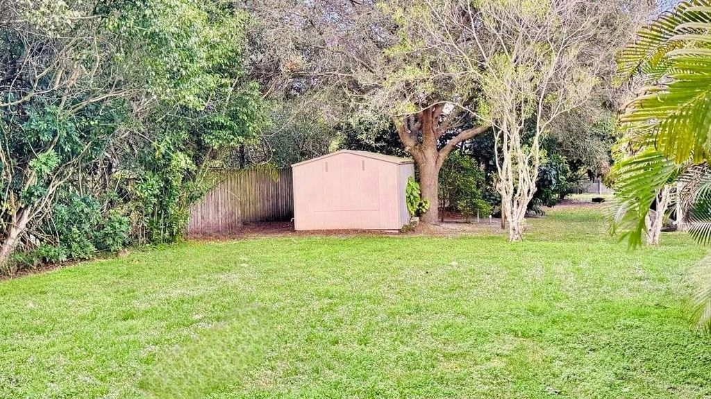 Photo of 1517 SE Minorca Avenue, Port Saint Lucie, FL 34952 (MLS # R10971435)