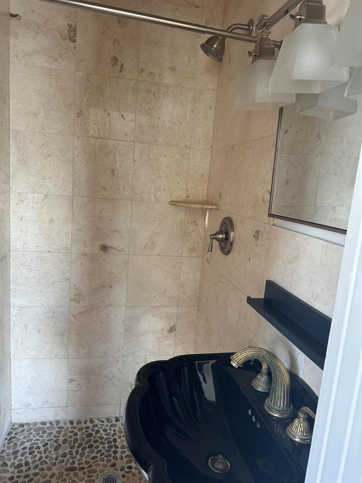 OCEAN PARK H W ROBBINS - Residential Lease