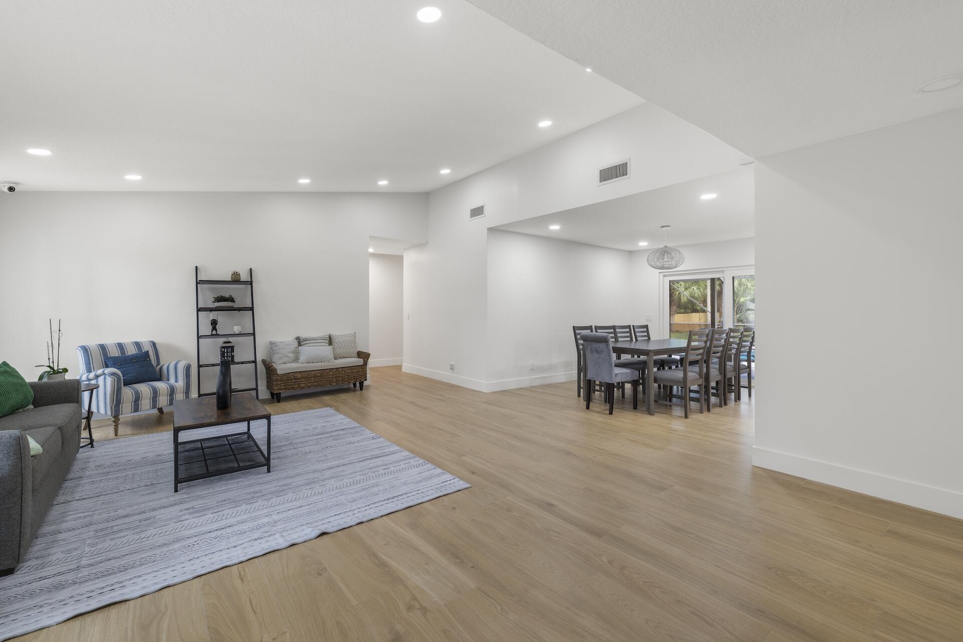 PINEWOOD EAST 2 OF WELLINGTON - Residential Lease