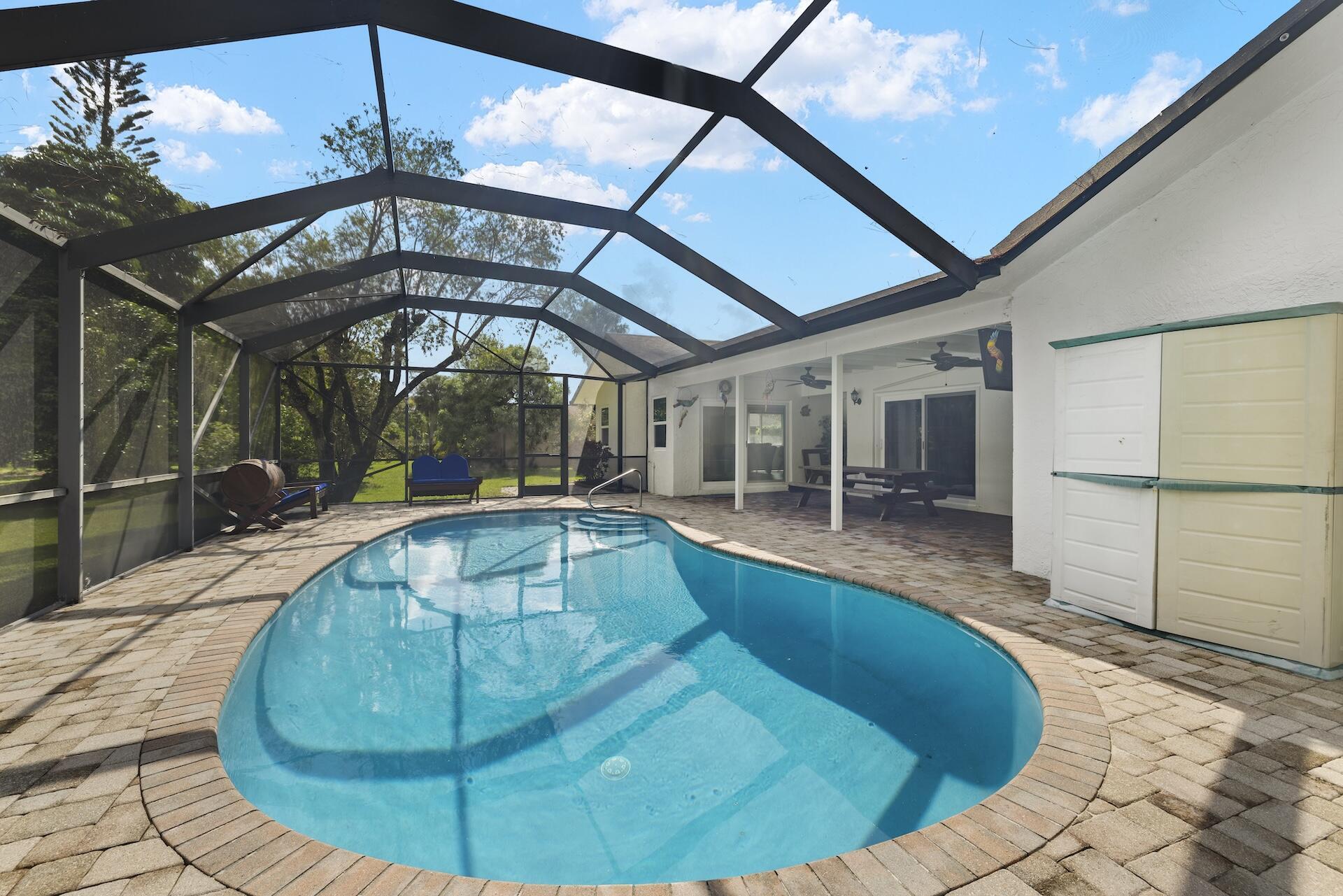 PINEWOOD EAST 2 OF WELLINGTON - Residential Lease