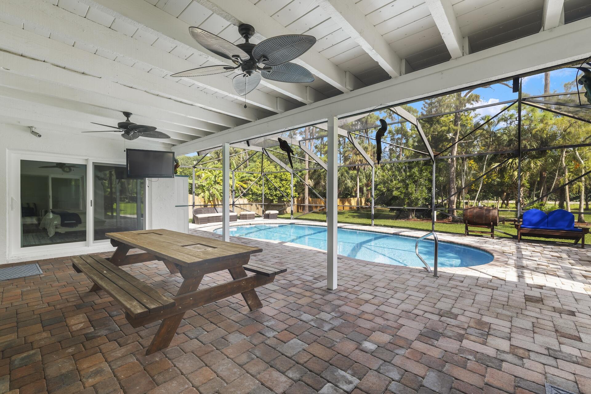 PINEWOOD EAST 2 OF WELLINGTON - Residential Lease