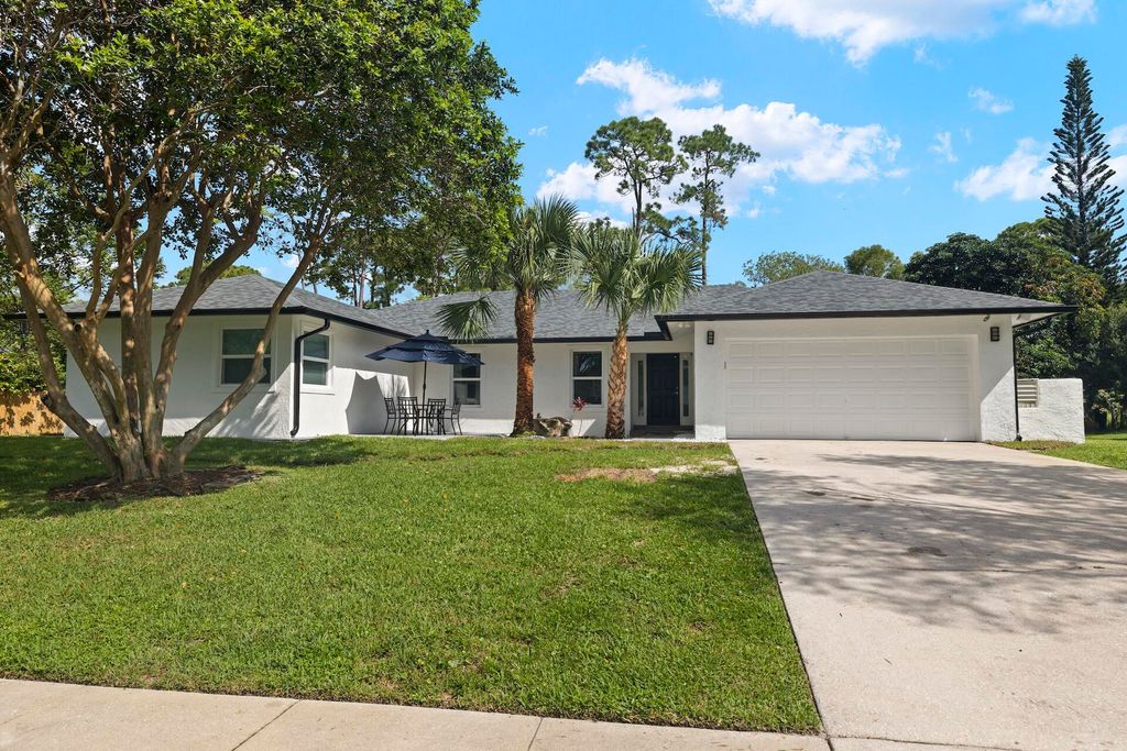 Photo of 12151 Old Country Road N, Wellington, FL 33414 (MLS # B26003508)
