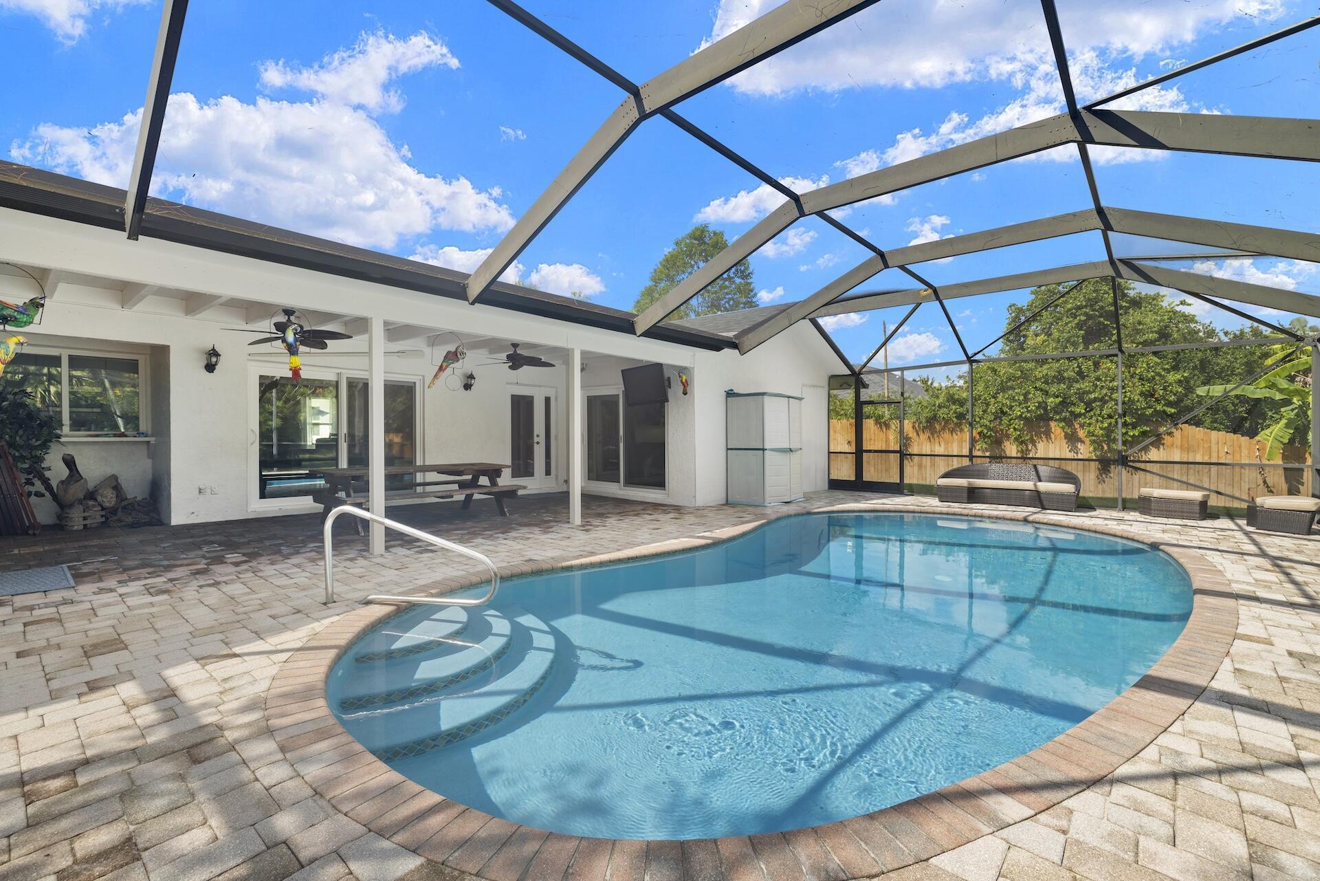 PINEWOOD EAST 2 OF WELLINGTON - Residential Lease