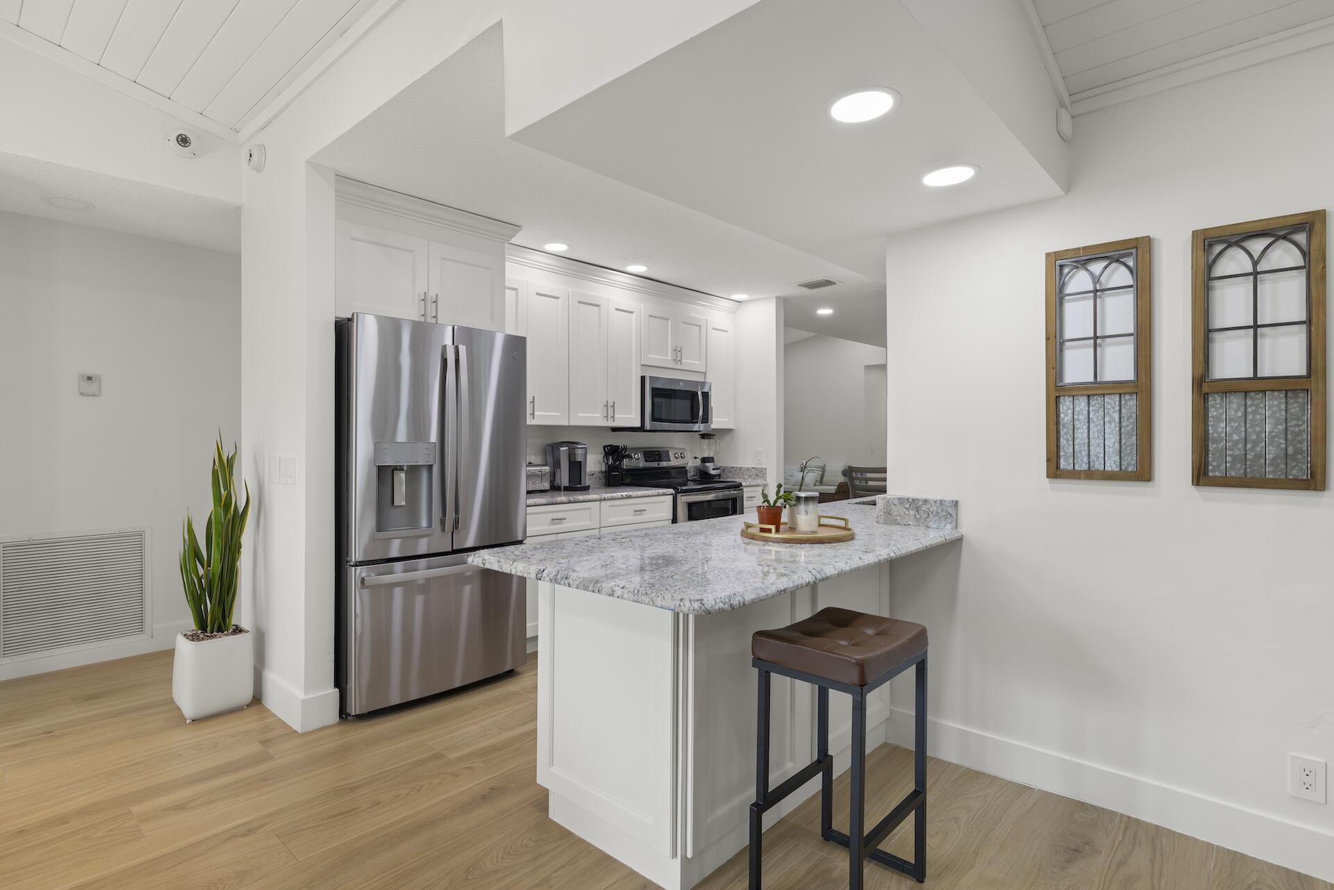 PINEWOOD EAST 2 OF WELLINGTON - Residential Lease