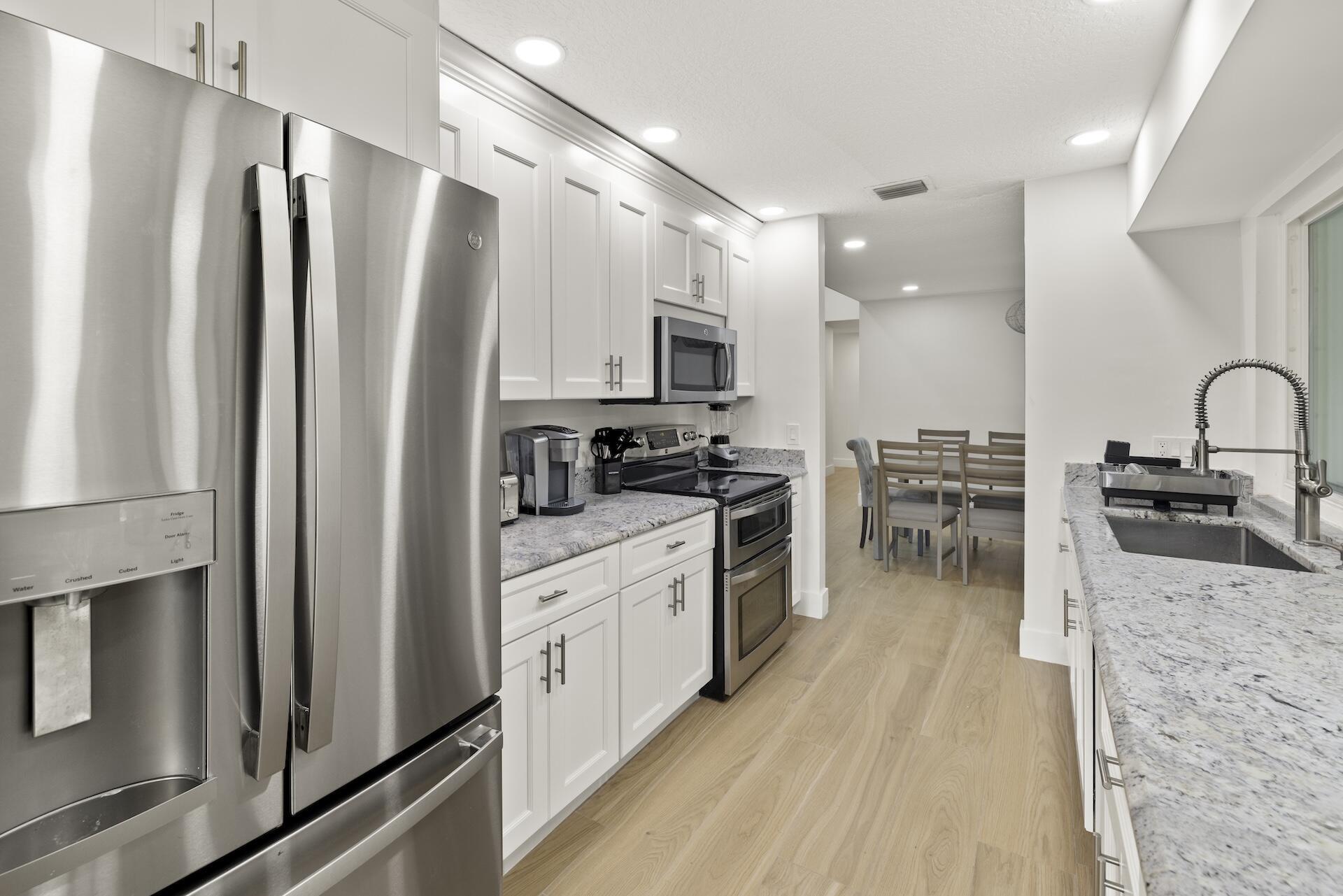 PINEWOOD EAST 2 OF WELLINGTON - Residential Lease